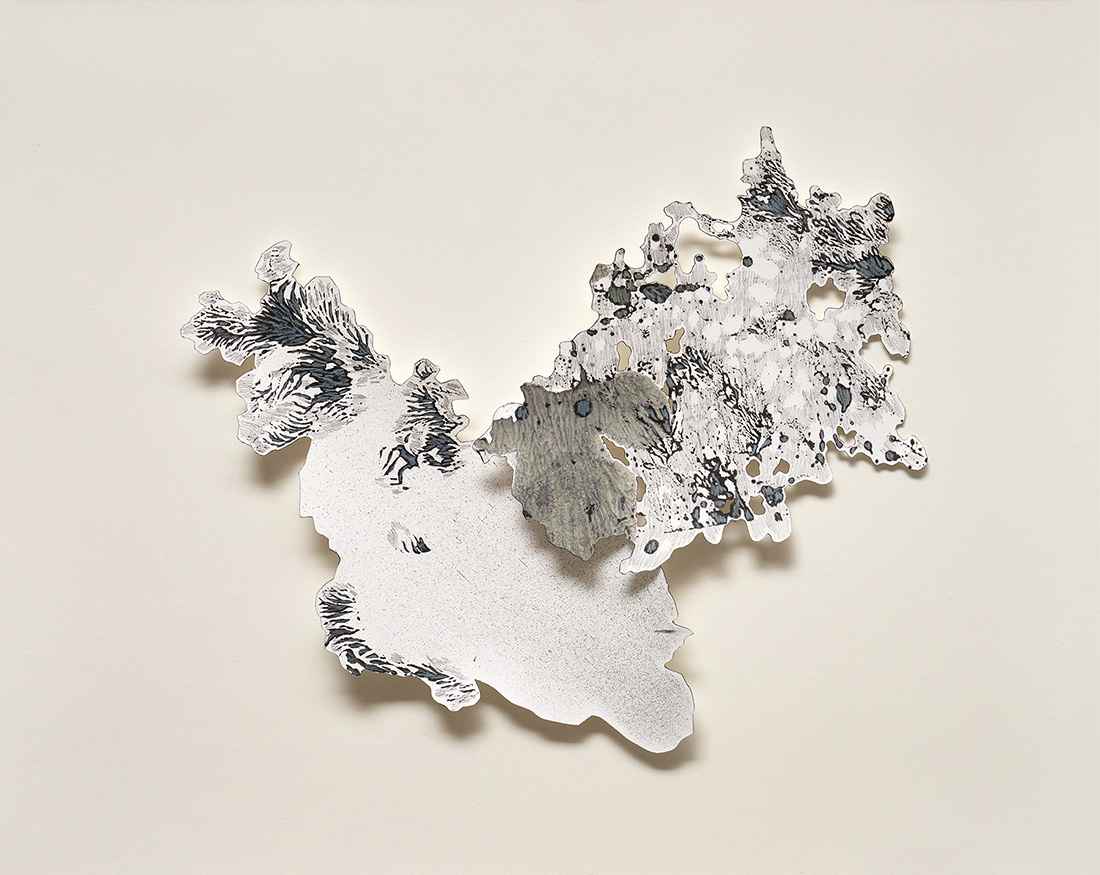 20_White Rhizome II_ink and pencil on paper_40 x 50 cm_2022